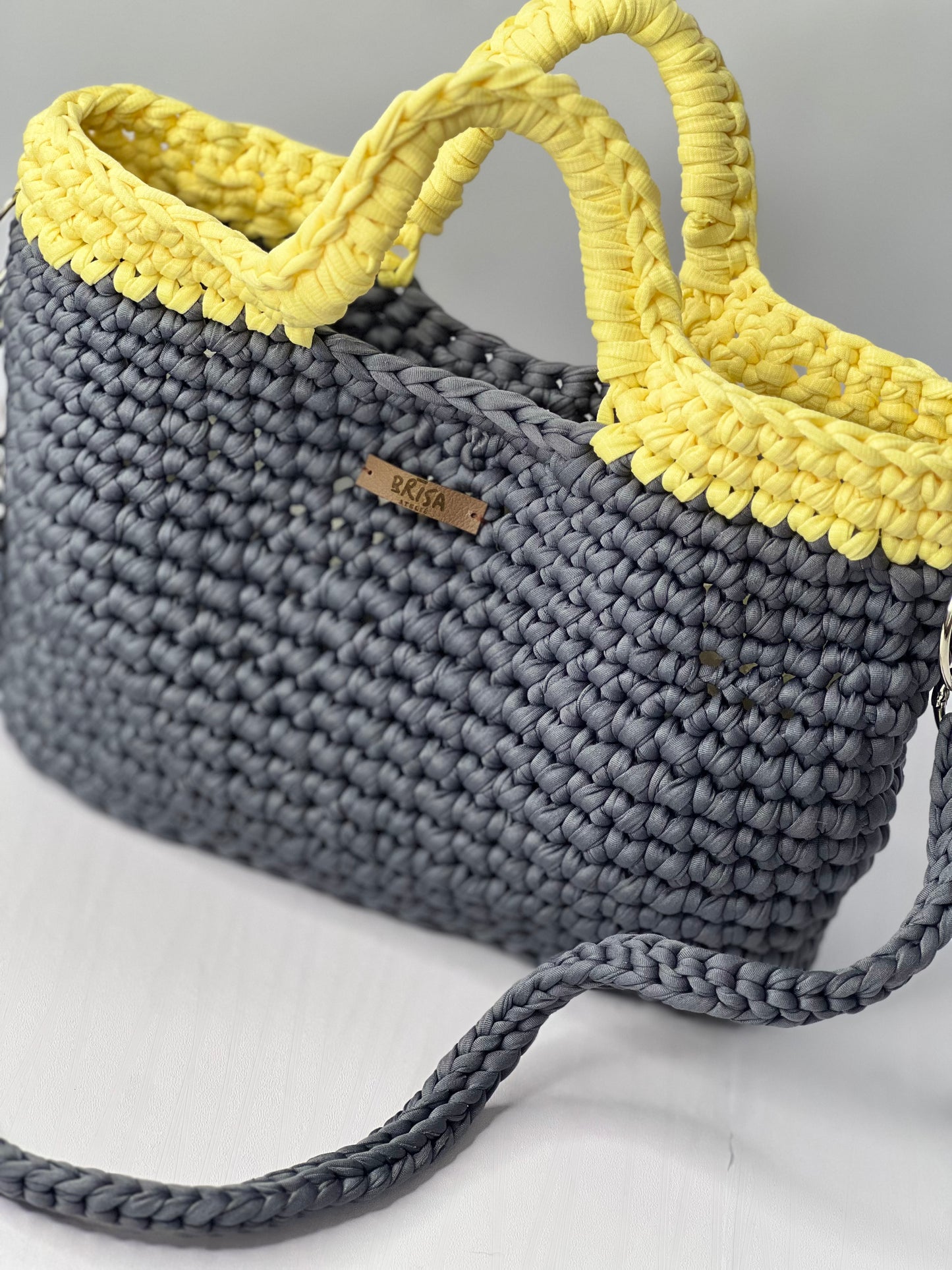 Bag Areia – Grafite com Detalhe Amarelo