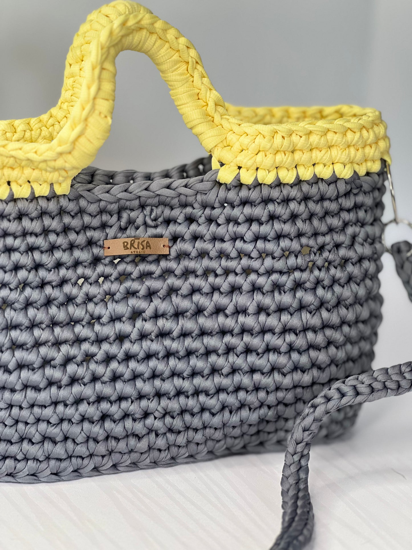 Bag Areia – Grafite com Detalhe Amarelo